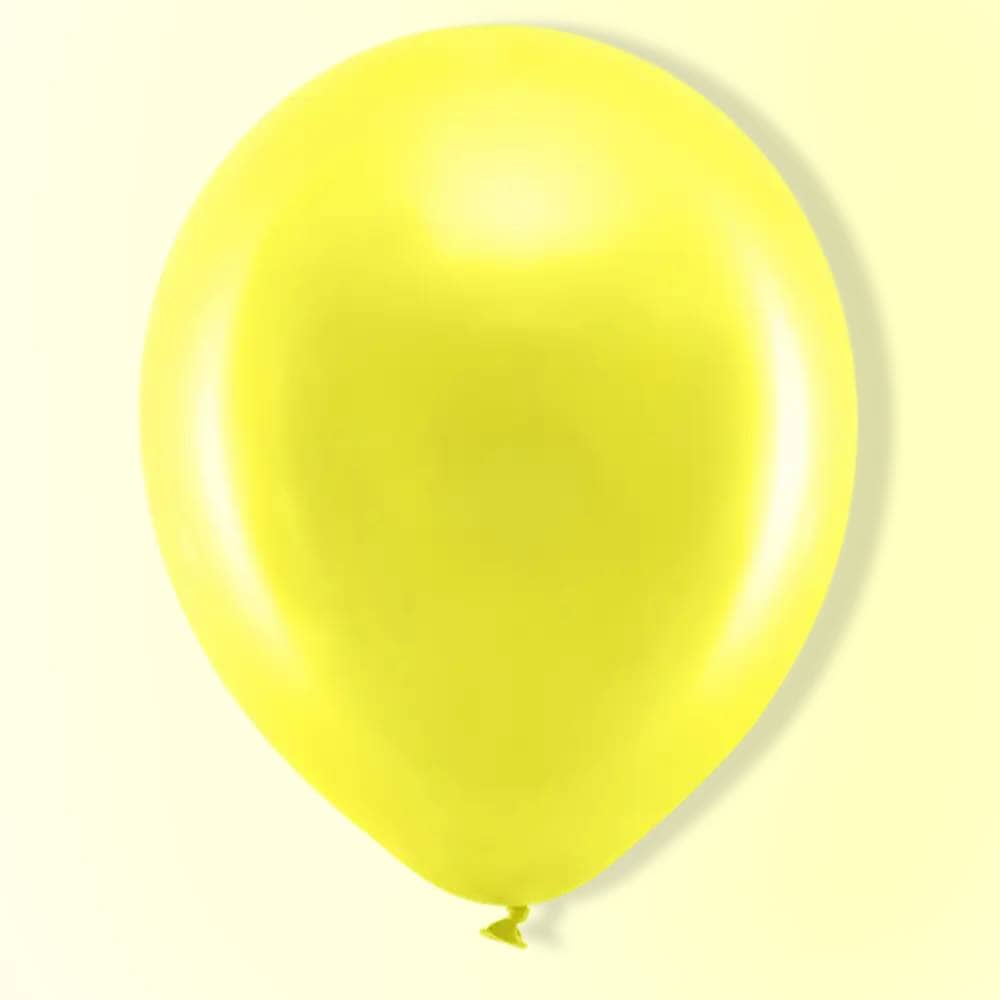 Gele ballon op gele achtergrond