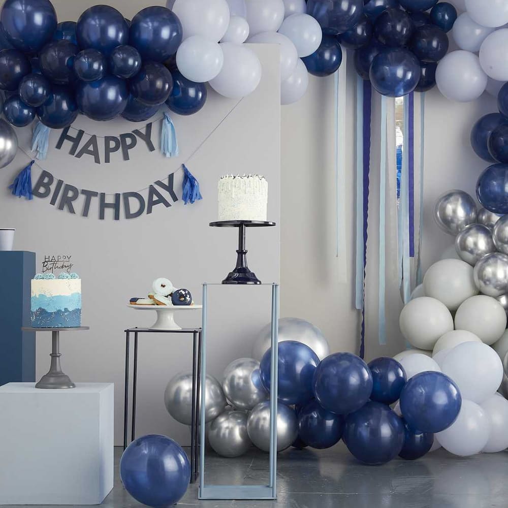 Donkerblauwe en zilveren verjaardagsversieringen