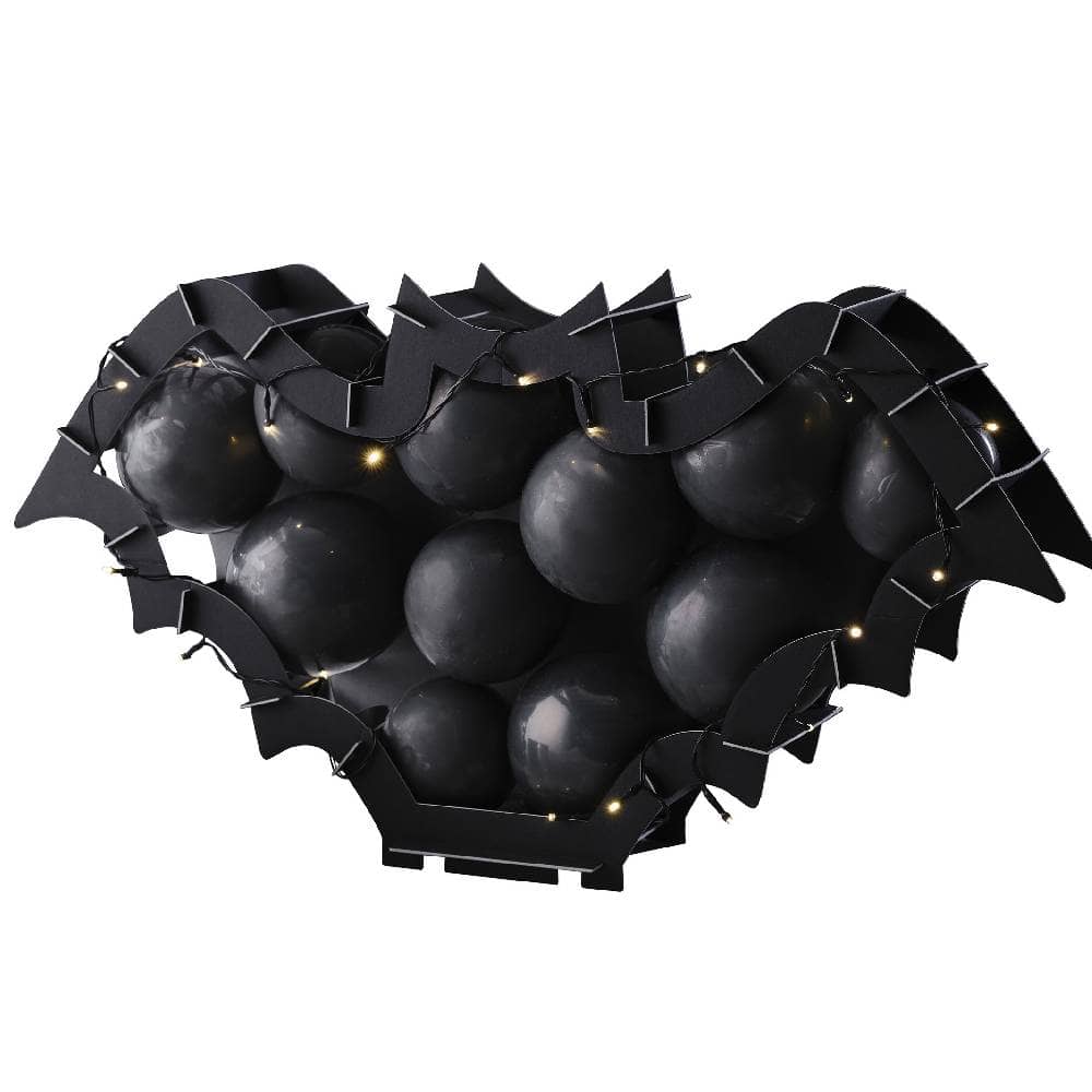 Ballonstandaard in de vorm van een vleermuis met zwarte ballonnen en lampjes