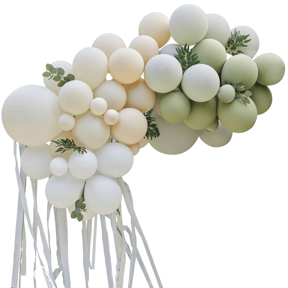 Ballonnenboog met streamers in het sage, perzik en wit