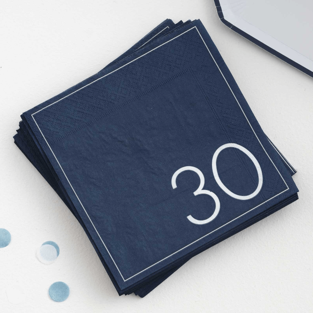 Donkerblauwe servetten met in de rechterhoek 30 in witte tekst