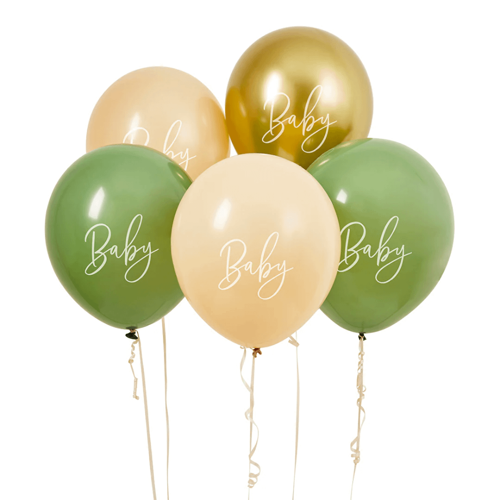 Ballonnen in het saliegroen, nude en goud met de witte tekst baby