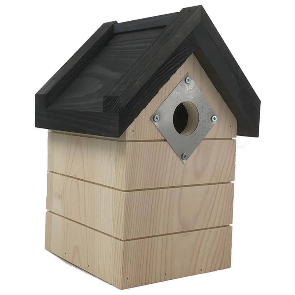 vogel huis met zwart dak en een invlieggat met beschermplaat