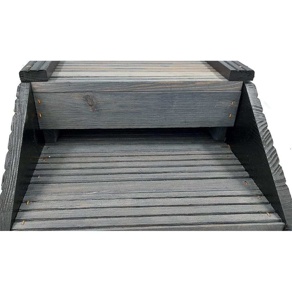onderkant kastje voor vleermuis van grijs hout