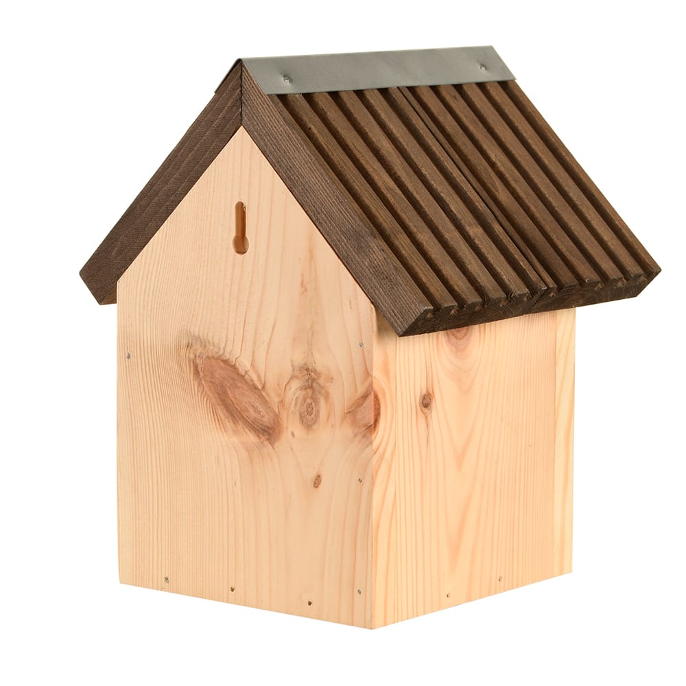 huisje voor vogels met donkerbruin geribbeld dak met zinken plaatje achterkant