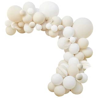 Ballonnenboog met witte & Nude kleurige ballonnen