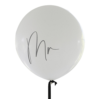 Reuzeballon in het wit met de zwarte tekst 'Mr' en een zwart ballonlint