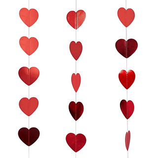 Rode hartjes met metallic effect aan een slinger