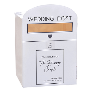 Witte doos in de vorm van een brievenbus met zwarte tekst 'wedding post' en 'the big day'