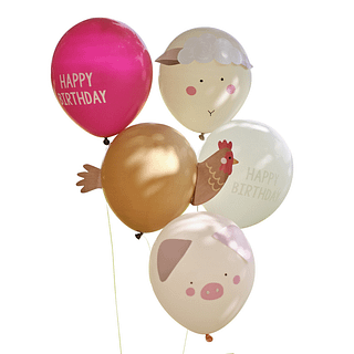 Ballonnen met de tekst happy birthday en in de vorm van een schaap, een varken en een kip