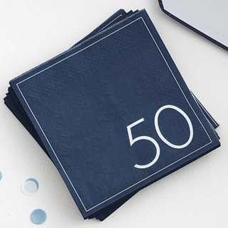 donkerblauwe servetten met het cijfer 50