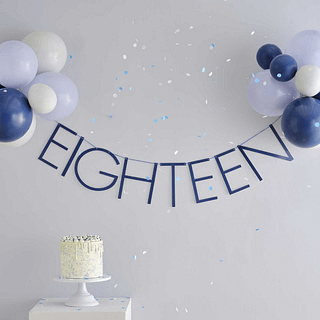 18 jaar set met letterslingers en ballonnen in het blauw