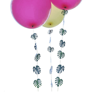 ballonnenstaart met palmbladeren eraan