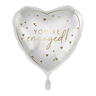 hartvormige folieballon in het wit met gouden tekst you're engaged en gouden hartjes