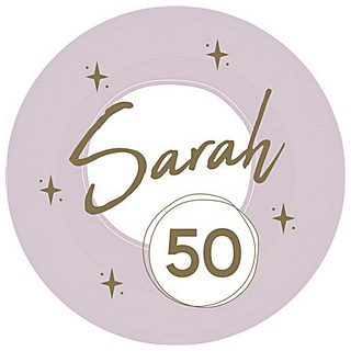 Lila borden met gouden tekst sarah 50 voor een verjaardag vrouw