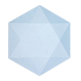 Lichtblauwe bordjes in de vorm van een hexagon