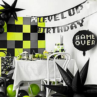 Gaming kinder feestje met zwarte en groene versiering