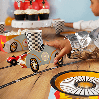 Kinderfeestje met auto en race thema