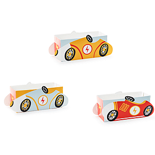 Snackbakjes met race auto's erop in het rood, oranje en blauw