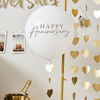 grote ballon happy anniversary met gouden hartjes