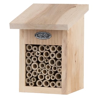 Bijenhuis van dik hout voorkant