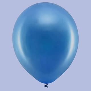 Navyblauwe ballon op navyblauwe achtergrond