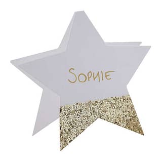 Tafelkaartje in de vorm van een ster met gouden glitters en de naam sophie erop