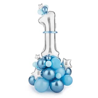 Bundel met blauwe ballonnetjes met daarop een folie cijfer 1
