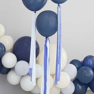Ballon Staarten met blauwe streamers